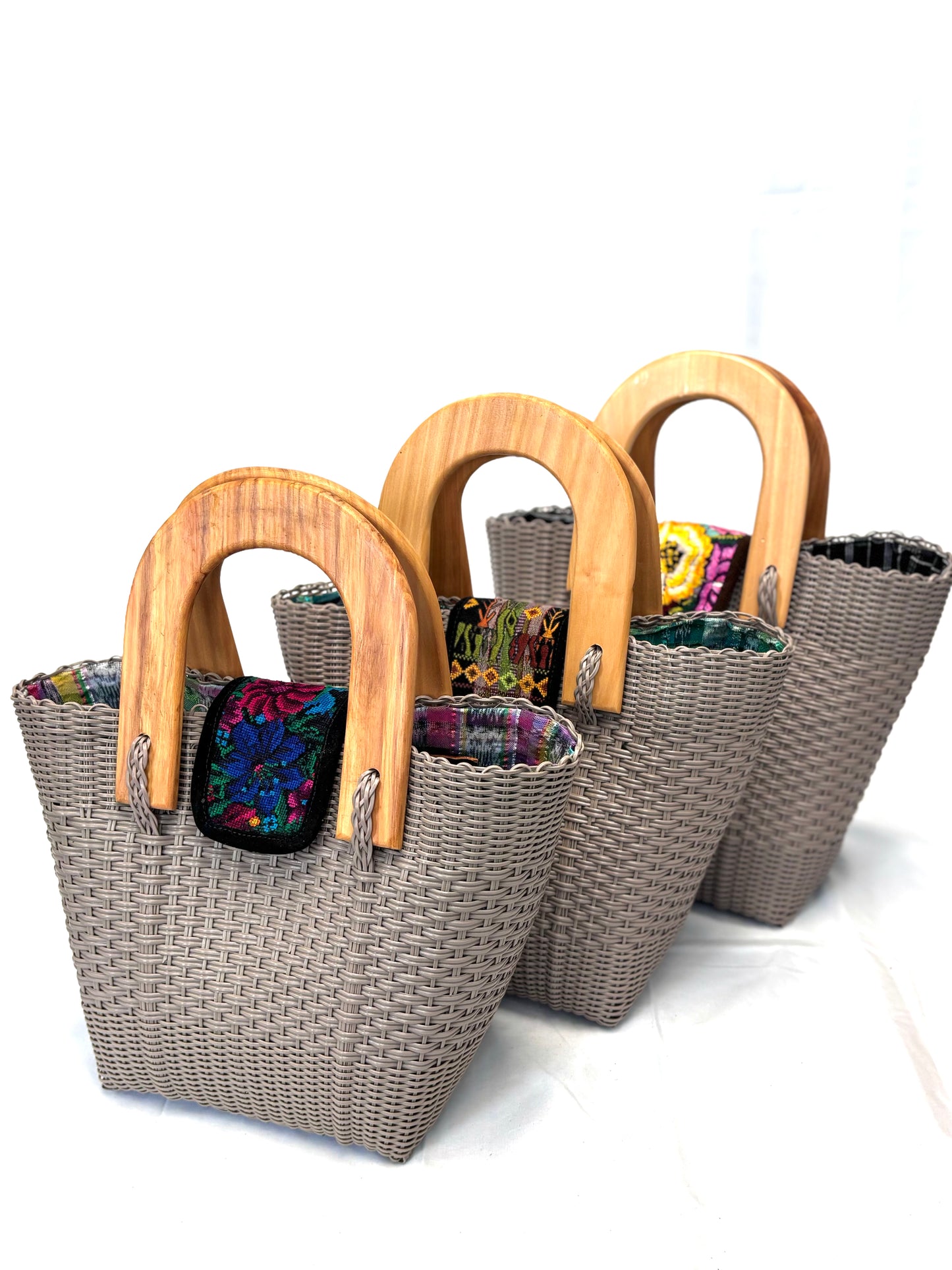 Woven Beach Collection - Large w/ Wooden Handle - Taupe