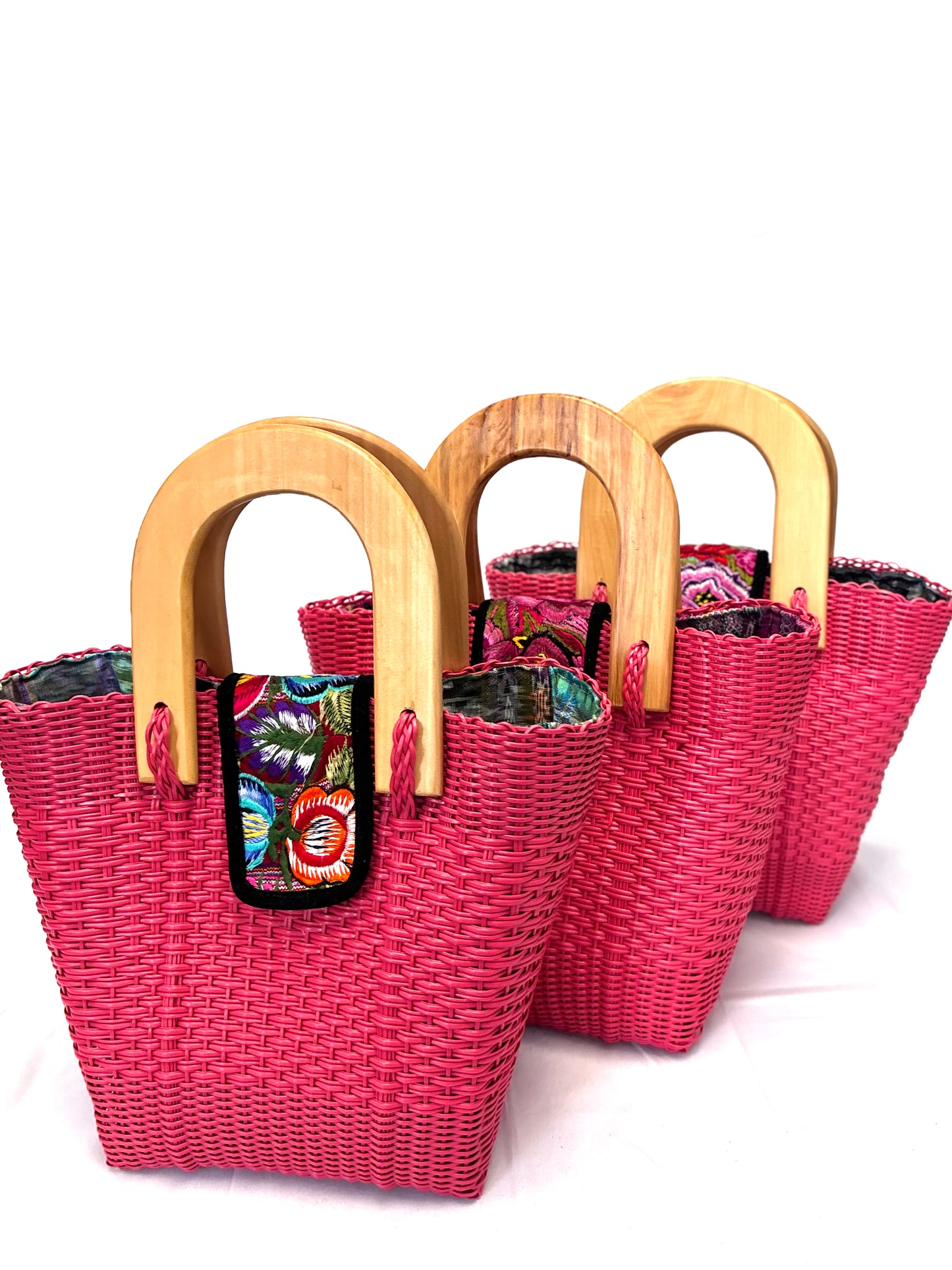 Woven Beach Collection - Large w/ Wooden Handle - Magenta