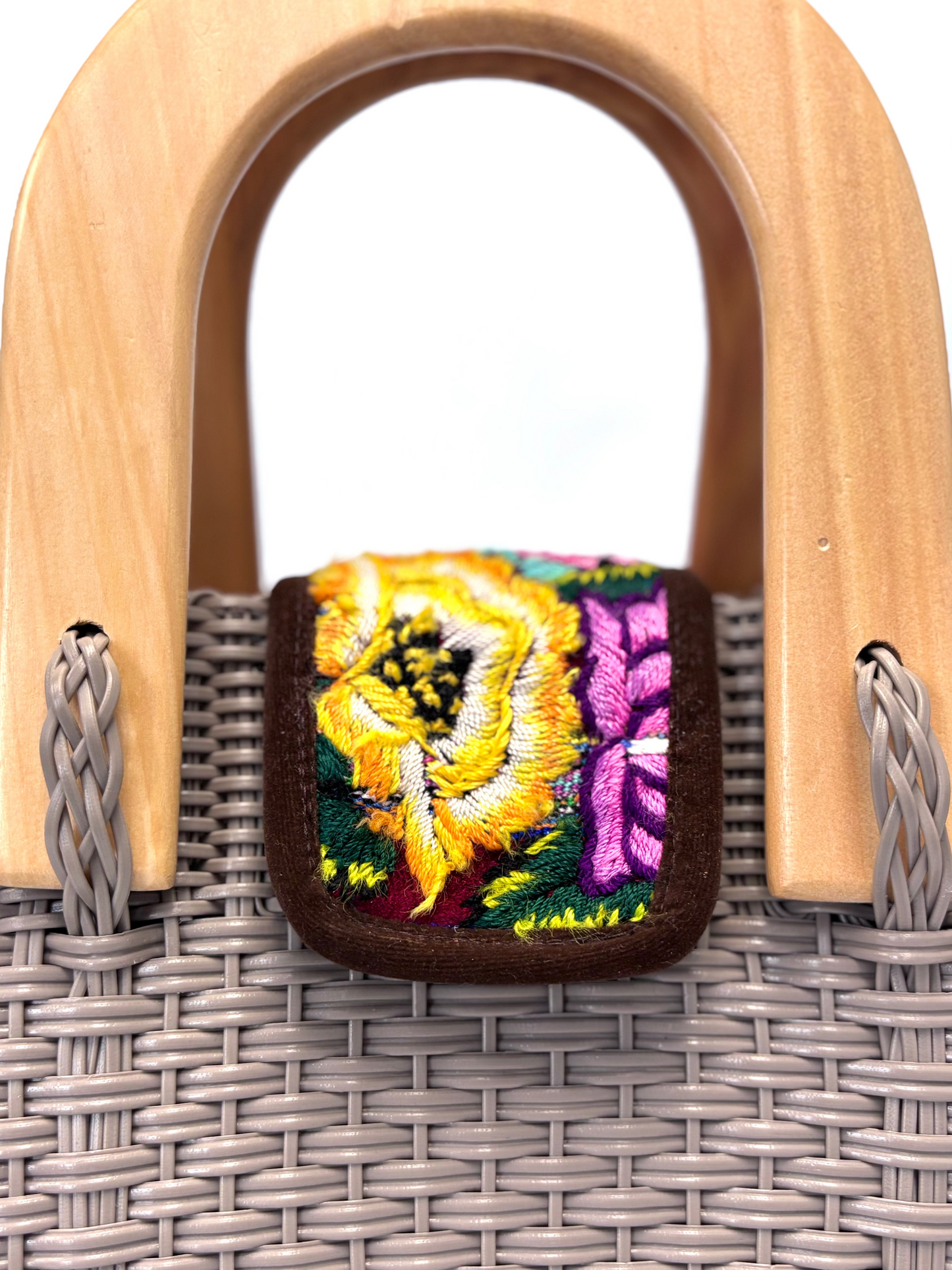 Woven Beach Collection - Large w/ Wooden Handle - Taupe