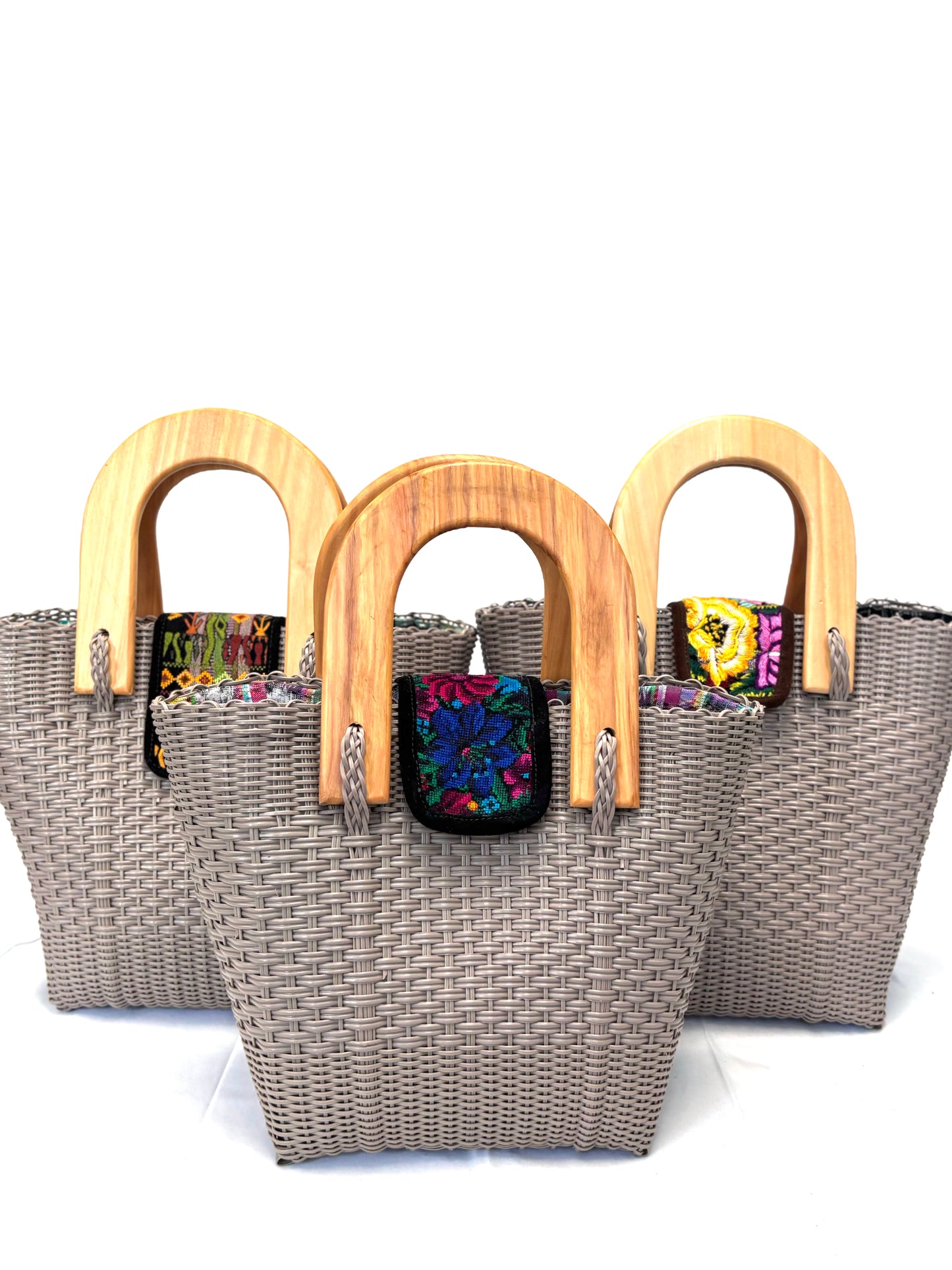 Woven Beach Collection - Large w/ Wooden Handle - Taupe