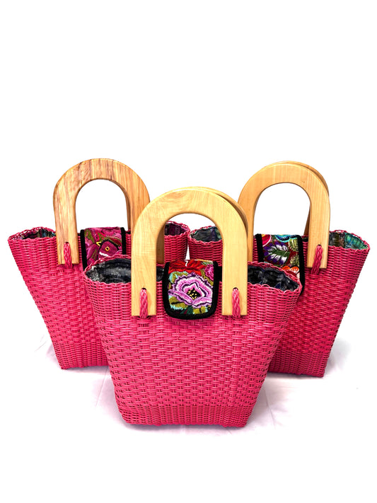 Woven Beach Collection - Large w/ Wooden Handle - Magenta