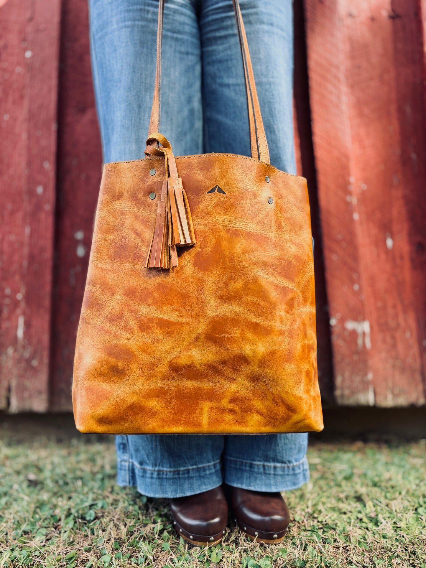 Classic Leather Bucket - Camel