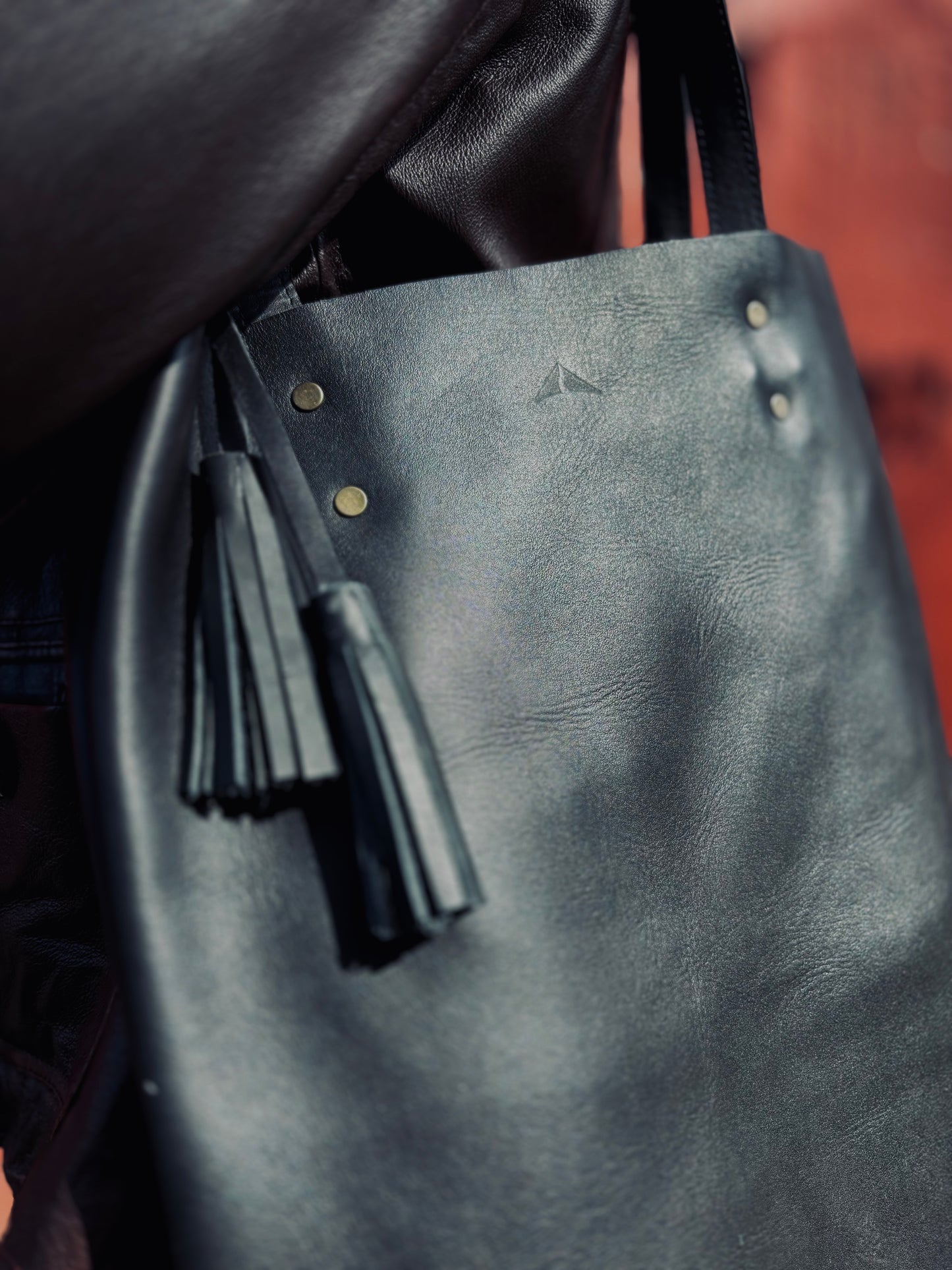 Classic Leather Bucket - Midnight Black