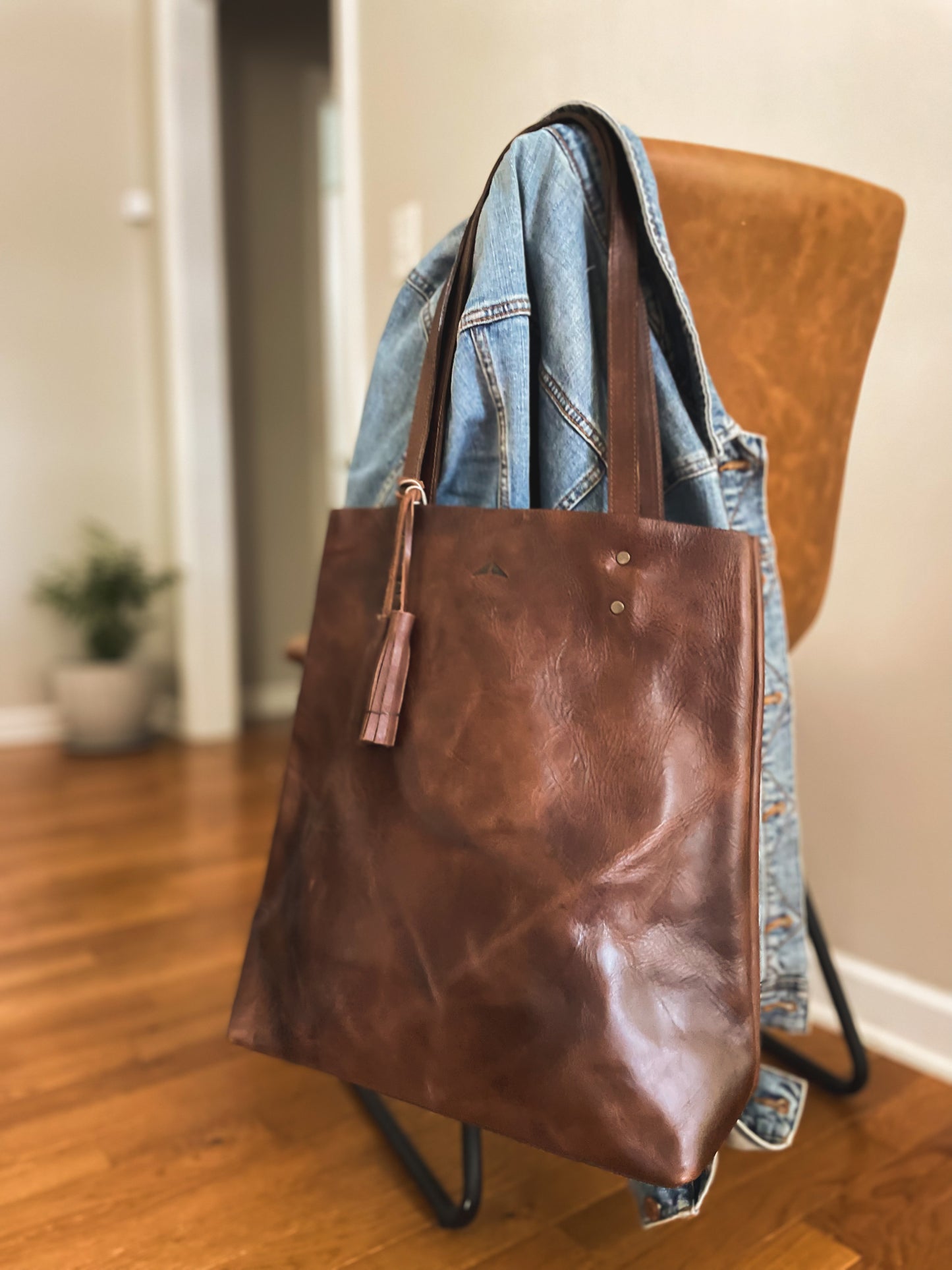 Classic Leather Bucket - Mocha