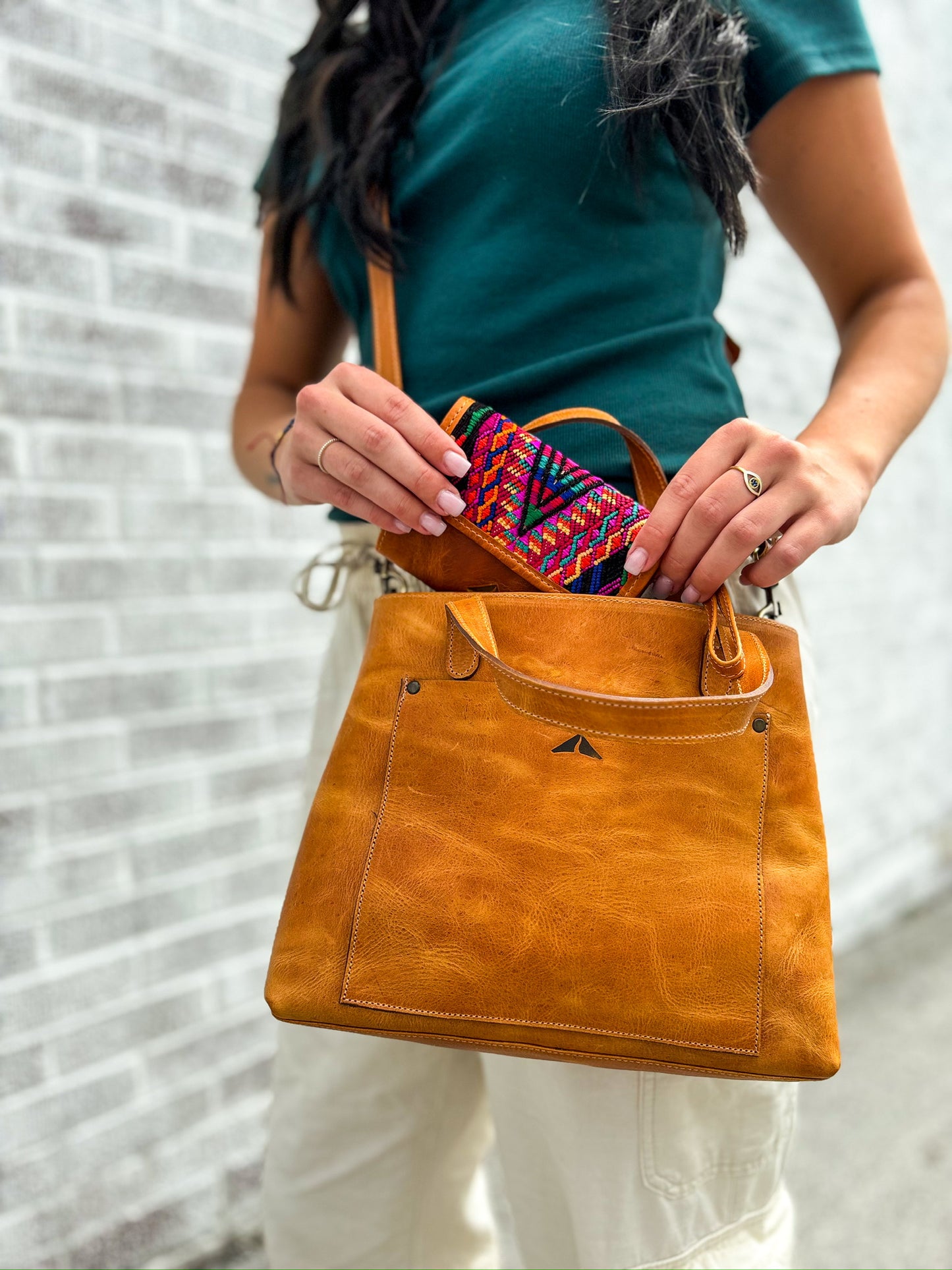 The Perfect Leather Handbag - Camel