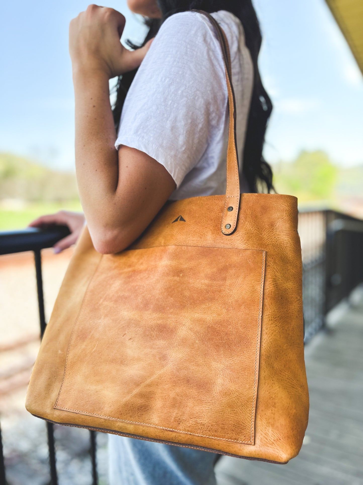 The Perfect Leather Bucket - Camel