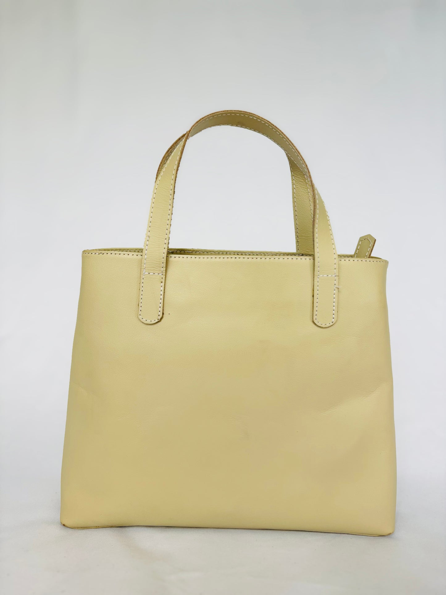 The Perfect Leather Handbag - Sand