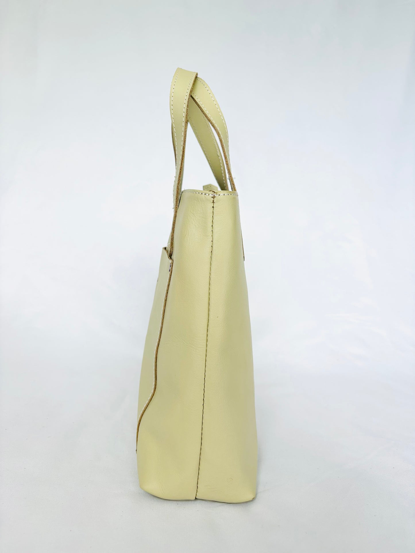 The Perfect Leather Handbag - Sand