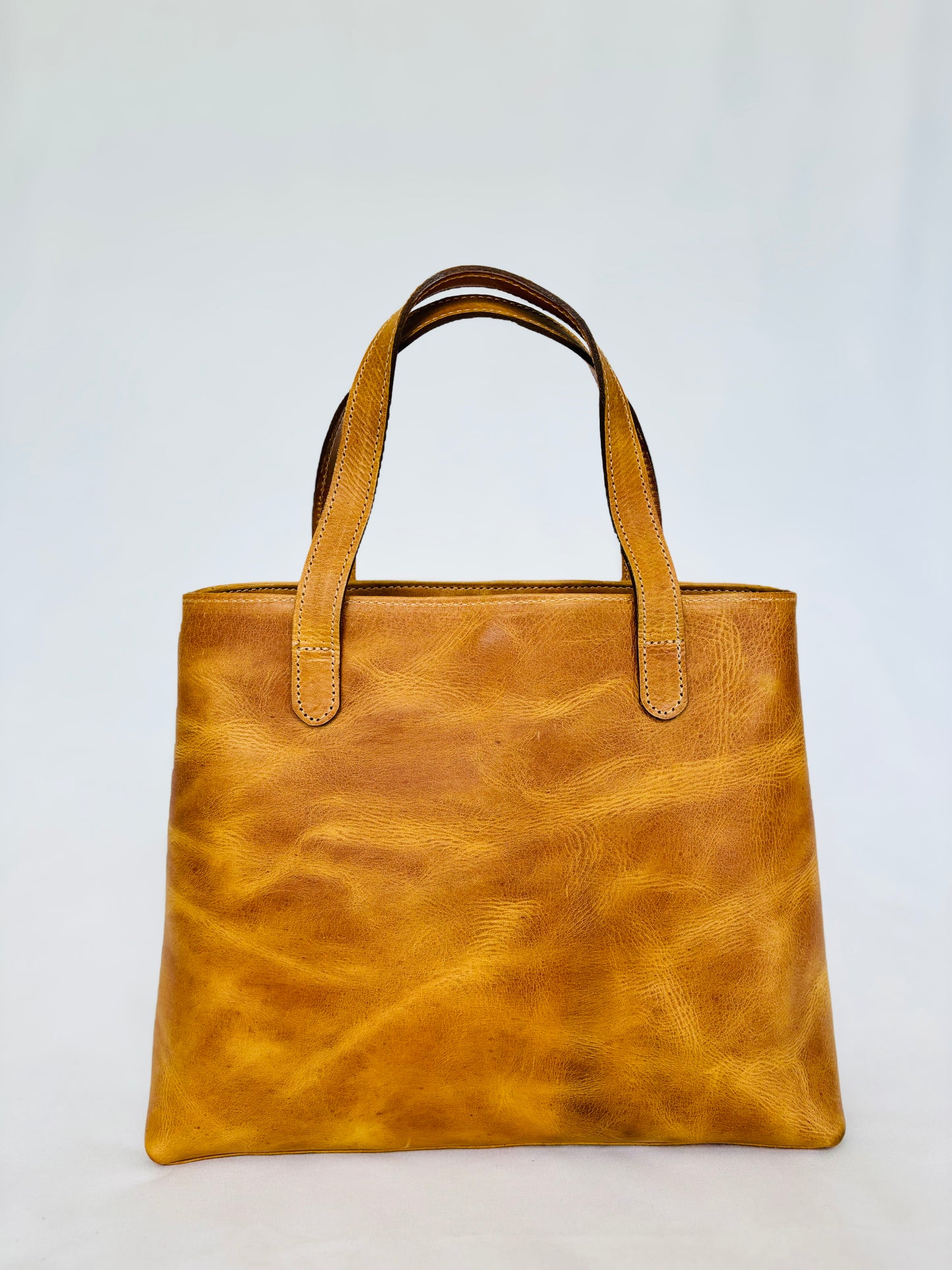 The Perfect Leather Handbag - Camel