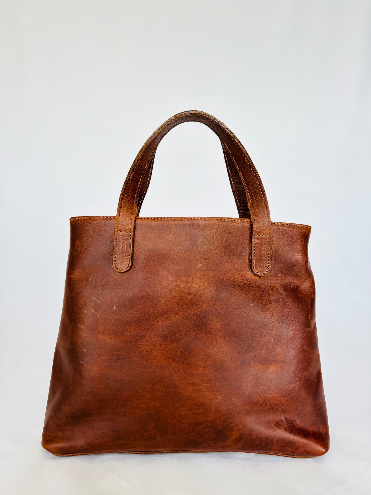 The Perfect Leather Handbag - Mocha