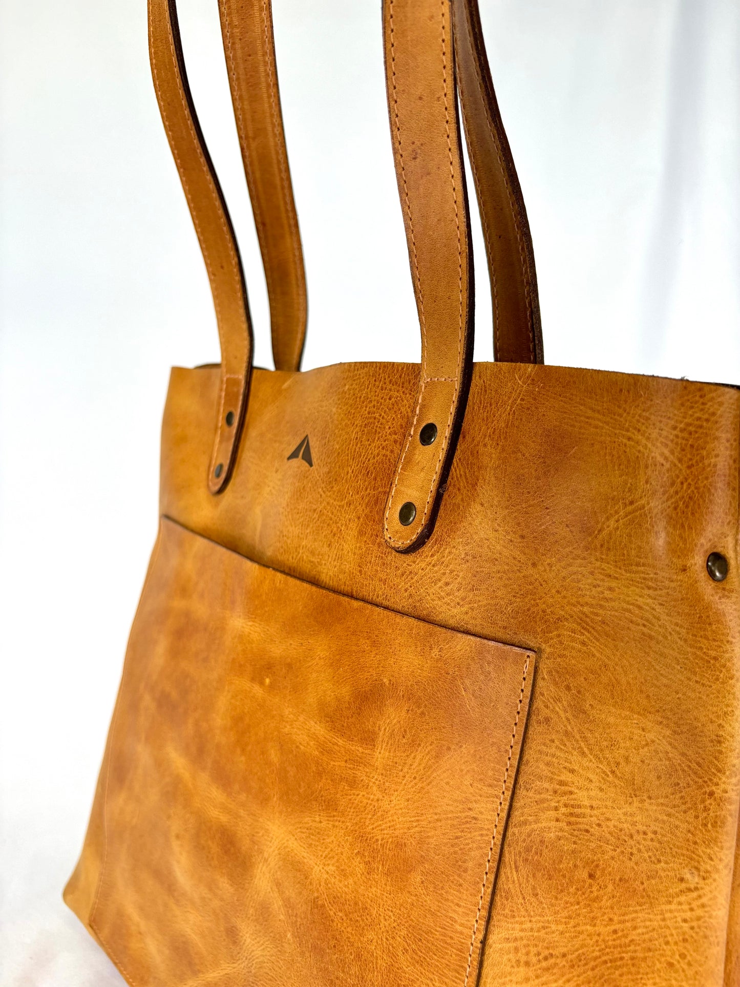 The Perfect Leather Bucket - Camel