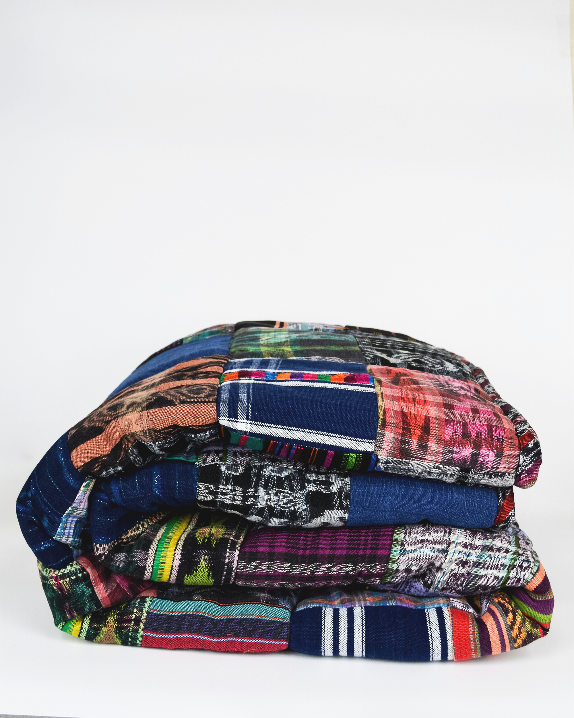 blanket_rolled_ce617662-8383-4464-8296-fad95fac8f82.png